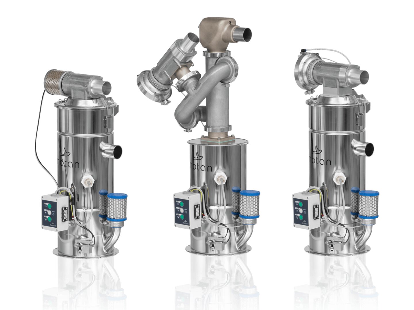 Trois machines industrielles en acier inoxydable avec des corps cylindriques, des panneaux de commande numériques, et divers tuyaux et accessoires, représentés sur un fond blanc uni.