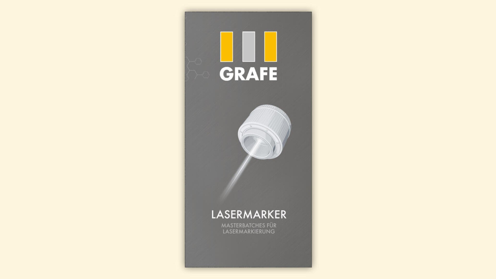 Graue Produktverpackung mit der Aufschrift GRAFE und gelben, weißen und grauen vertikalen Balken über dem Namen. Darunter ist eine weiße Kunststoffkappe abgebildet, die mit einem Laserstrahl markiert wird. Der Text lautet LASERMARKER und Masterbatches für Lasermarkierung.