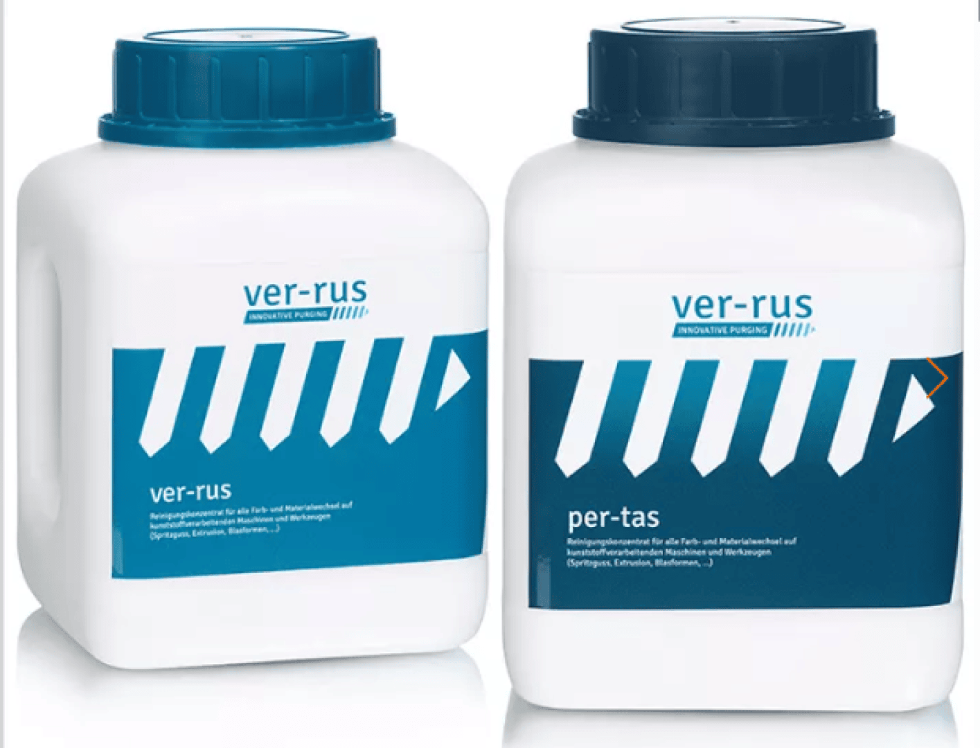 Zwei weiße Plastikbehälter mit einem dunkelblauen Deckel sind mit ver-rus beschriftet. Der linke Behälter trägt die Aufschrift ver-rus und der rechte die Aufschrift per-tas. Auf beiden Etiketten sind blaue geometrische Muster und weiße Diagonalstreifen abgebildet.