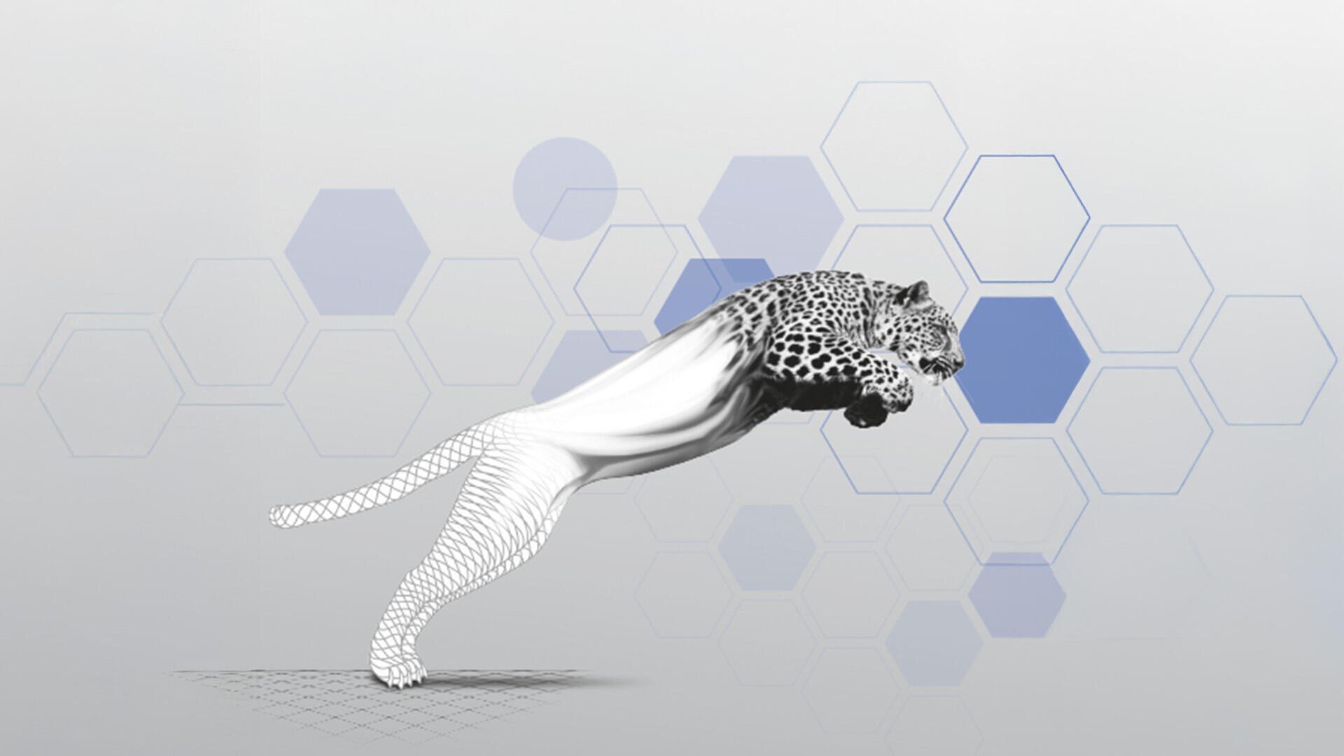 Ein digital erstelltes Bild eines springenden Leoparden, das von einem realistischen Kopf und Rumpf zu einem stilisierten, skizzenartigen Schwanz übergeht. Der Hintergrund besteht aus blauen und grauen Sechsecken auf einem hellen Hintergrund mit Farbverlauf.